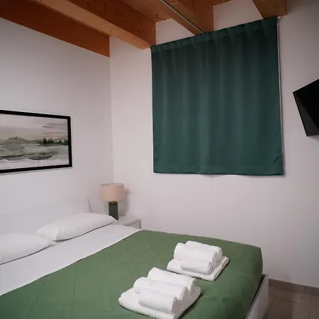 I Due Leoni Apartment LʼAquila